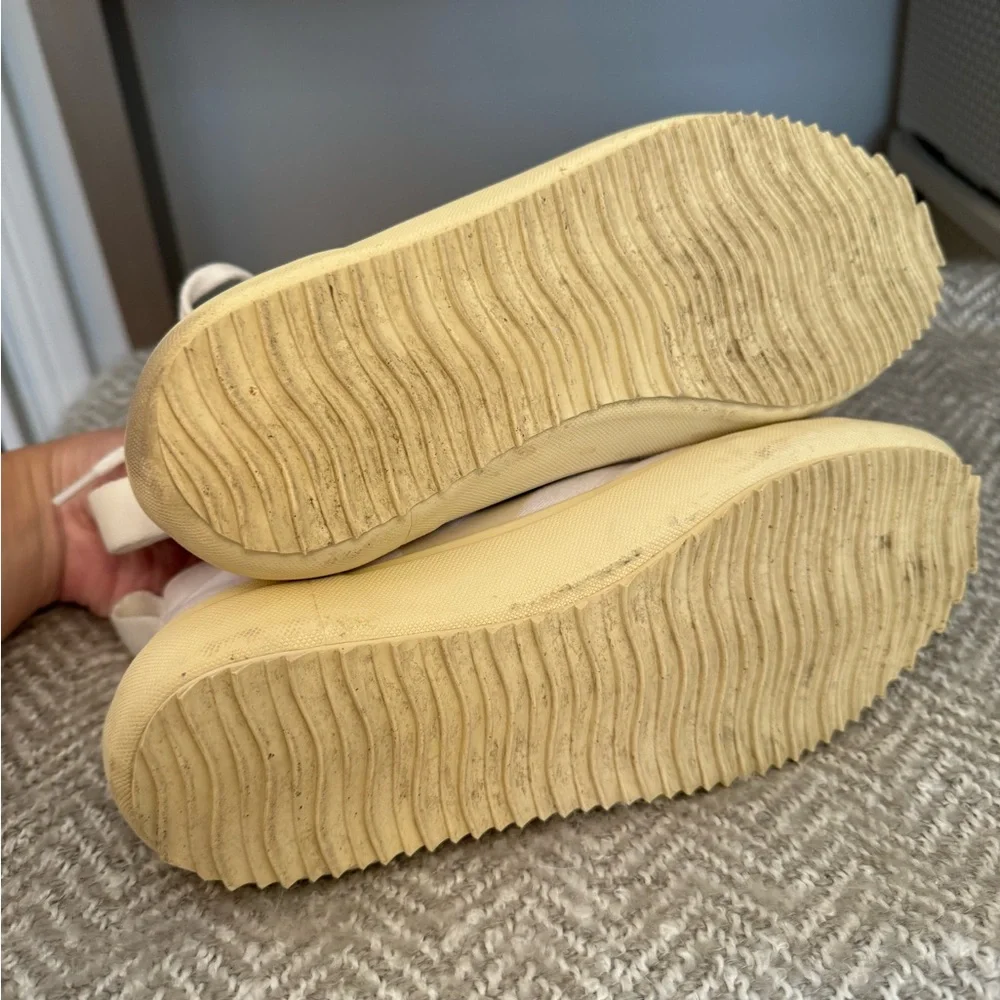 Veja High Top Shoes - Picture 4 of 5